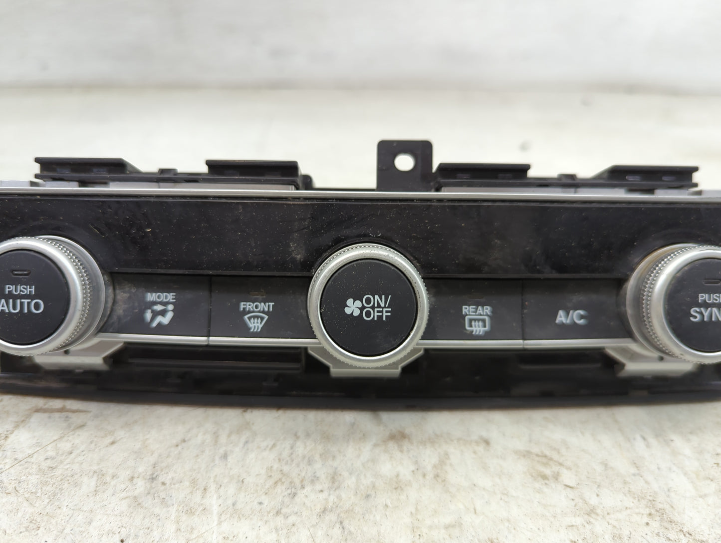 2018-2022 Honda Accord Climate Control Module Temperature AC/Heater Replacement P/N:1659A1 144229 Fits OEM Used Auto Parts -
