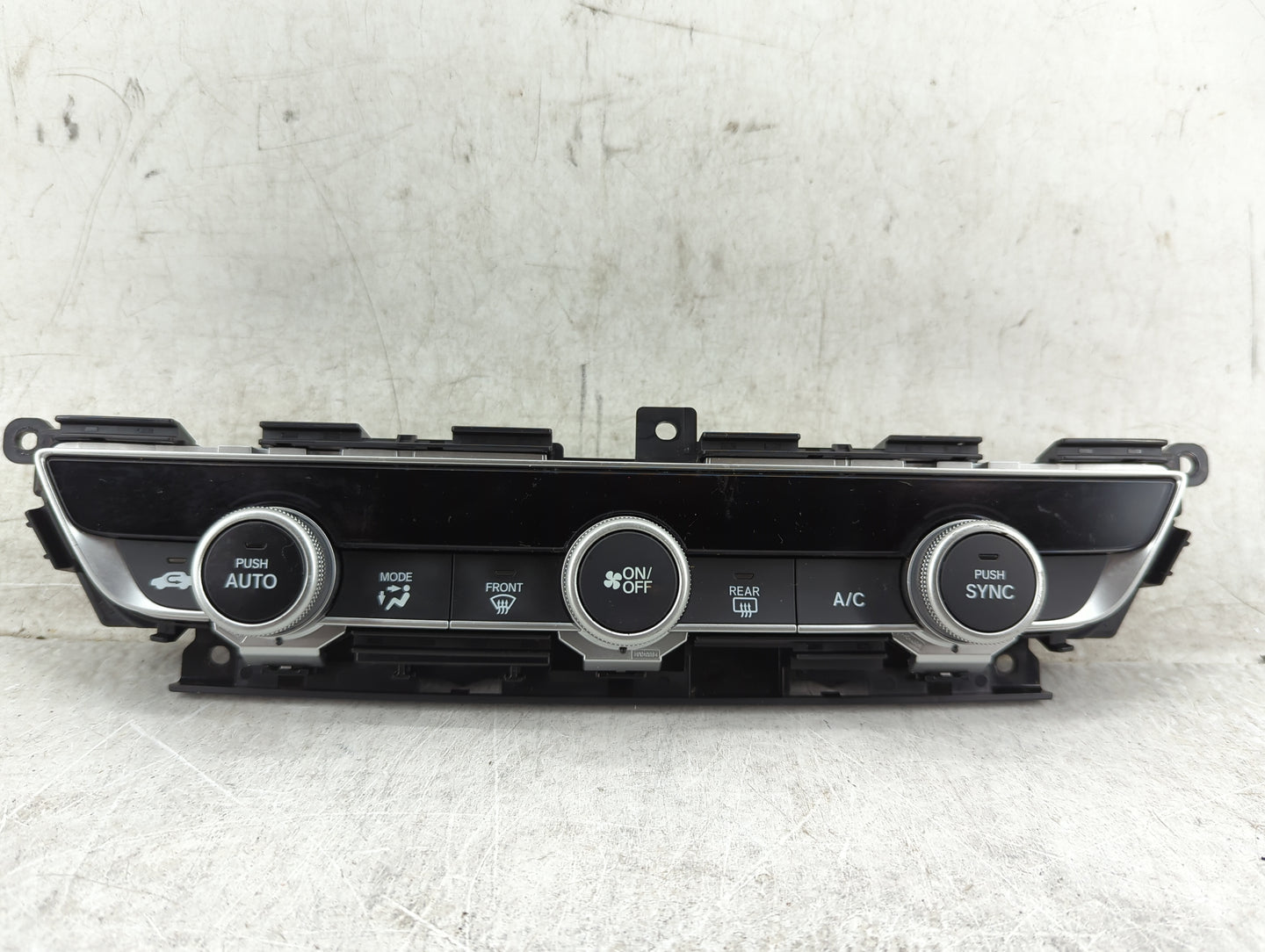 2018-2020 Honda Accord Climate Control Module Temperature AC/Heater Replacement P/N:79610TVAA016M1 SANWA2A409G Fits OEM Used