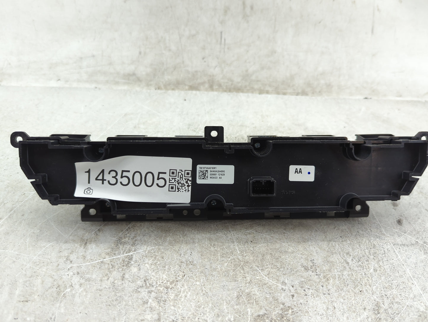 2018-2020 Honda Accord Climate Control Module Temperature AC/Heater Replacement P/N:79610TVAA016M1 SANWA2A409G Fits OEM Used