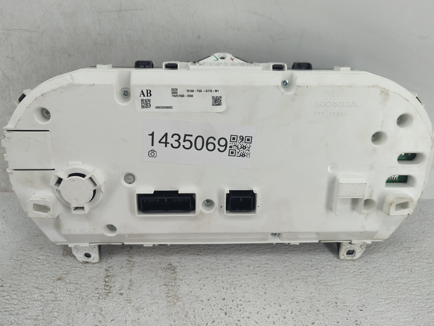 2018-2020 Honda Accord Instrument Cluster Speedometer Gauges P/N:78100-TVA-A115-M1 TN257560-3500 Fits Fits 2018 2019 2020 OE