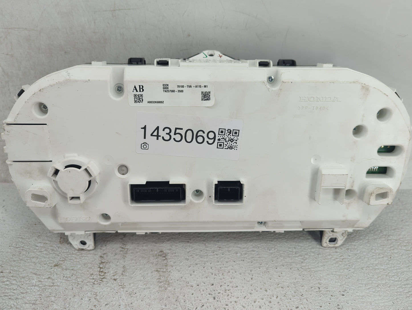 2018-2020 Honda Accord Instrument Cluster Speedometer Gauges P/N:78100-TVA-A115-M1 TN257560-3500 Fits Fits 2018 2019 2020 OE