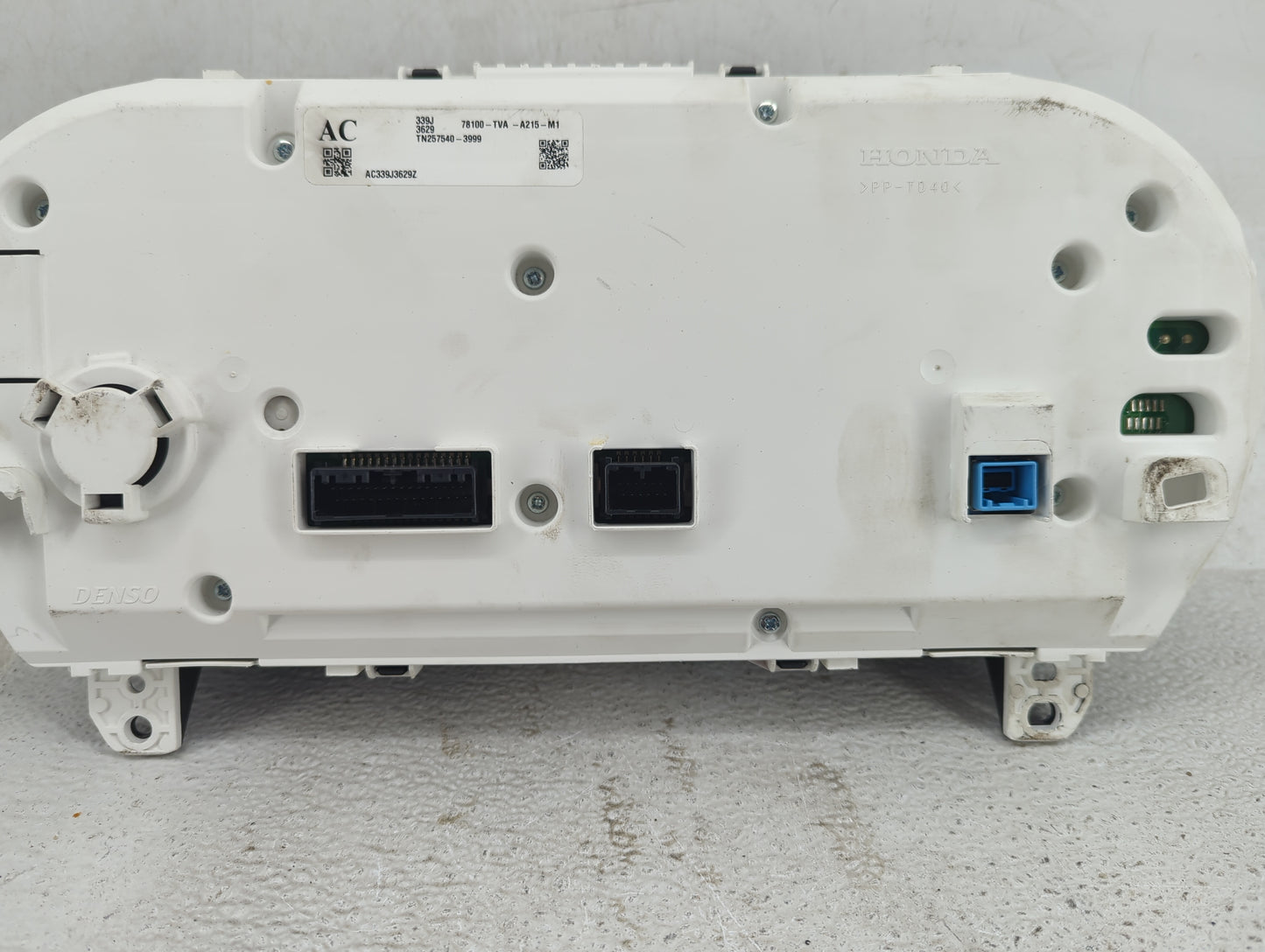 2018-2020 Honda Accord Instrument Cluster Speedometer Gauges P/N:78100-TVA-A215-M1 TN257540-3999 Fits Fits 2018 2019 2020 OE