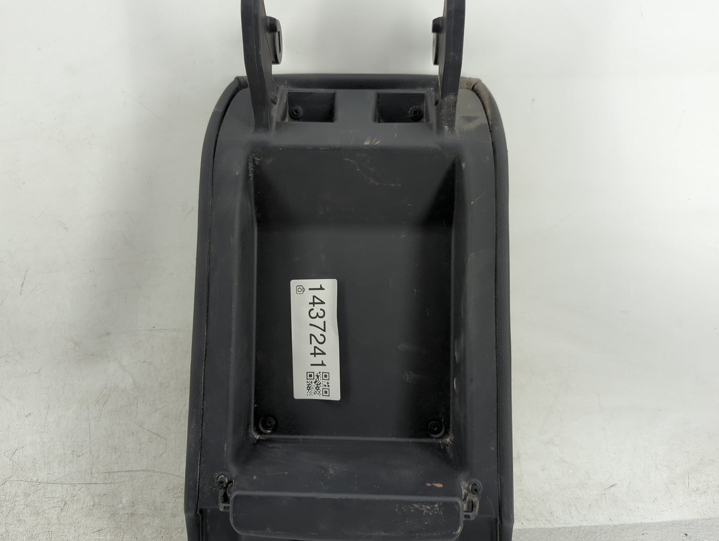 2019 Honda Accord Center Console Armrest Cover Lid Fits OEM Used Auto Parts - Oemusedautoparts1.com