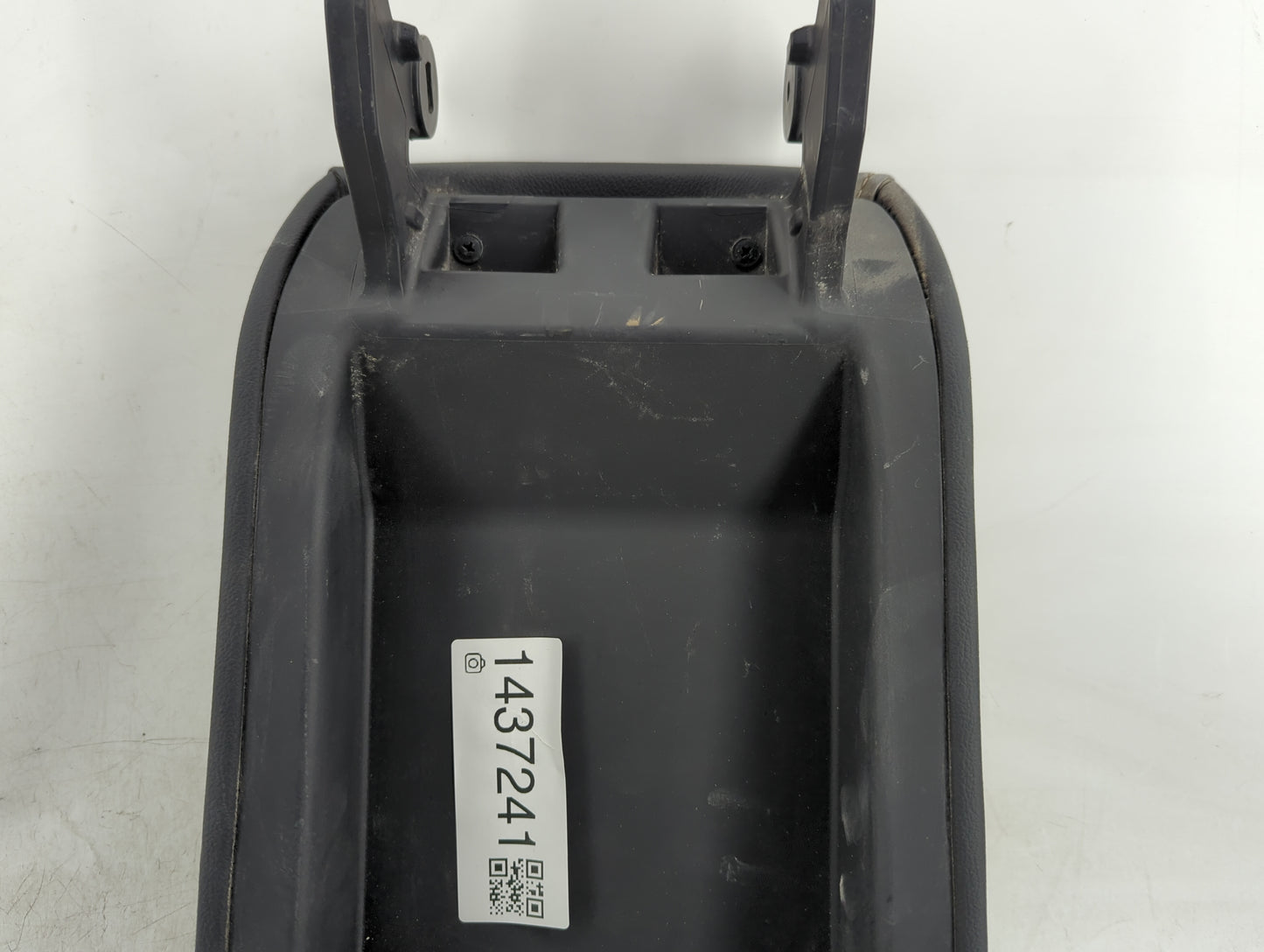 2019 Honda Accord Center Console Armrest Cover Lid Fits OEM Used Auto Parts - Oemusedautoparts1.com