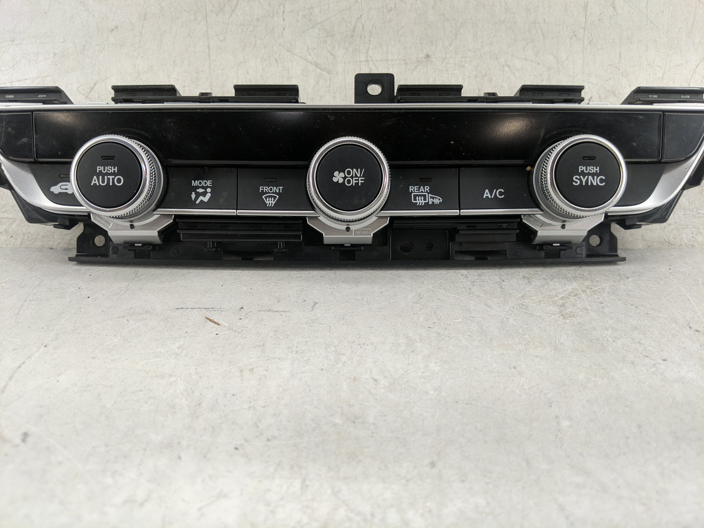 2018-2022 Honda Accord Climate Control Module Temperature AC/Heater Replacement P/N:79610TVAA316M1 SANWA2A413G Fits OEM Used