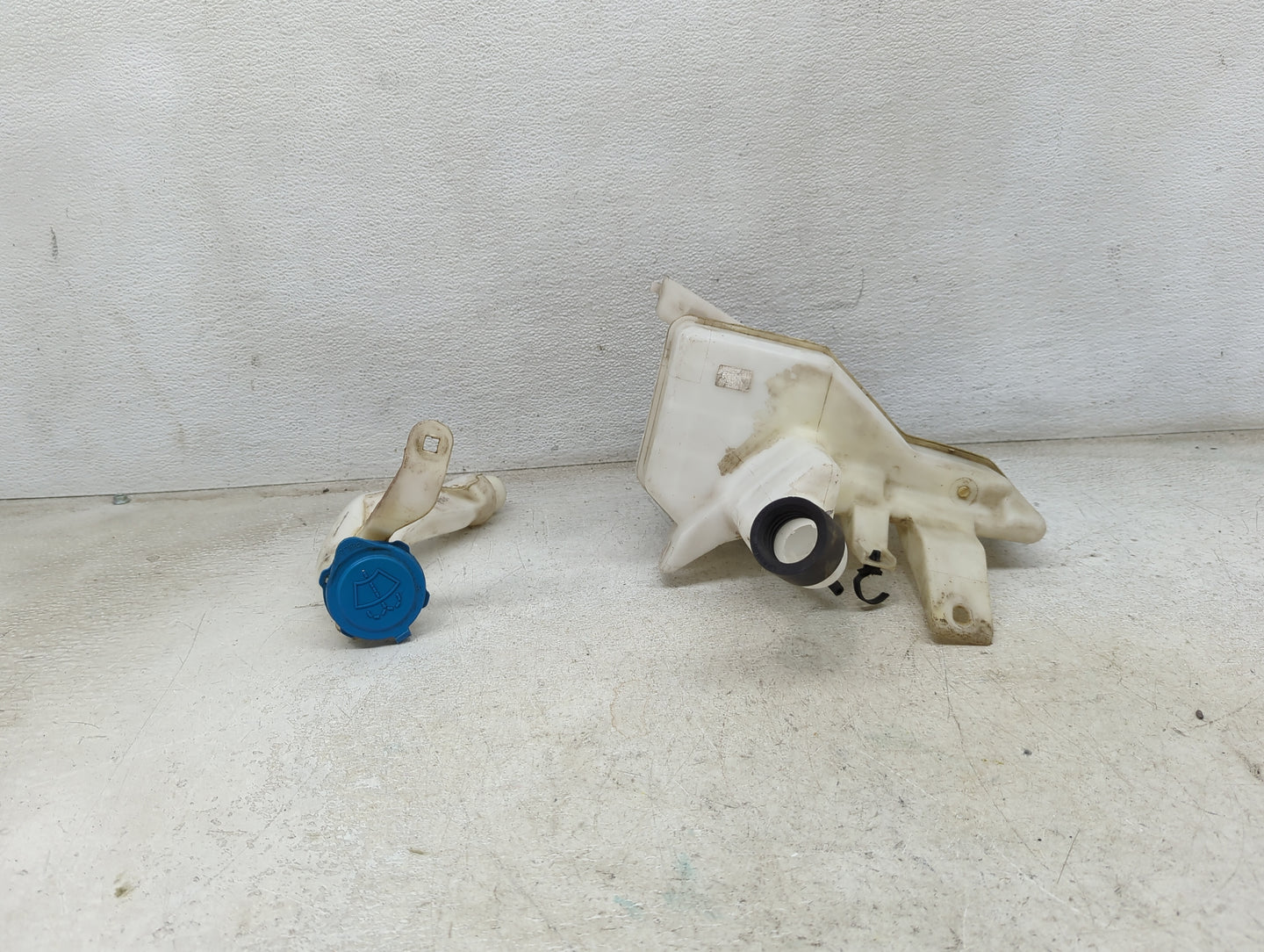 2018-2022 Honda Accord Windshield Washer Fluid Reservoir Bottle Oem 1474147 - Oemusedautoparts1.com