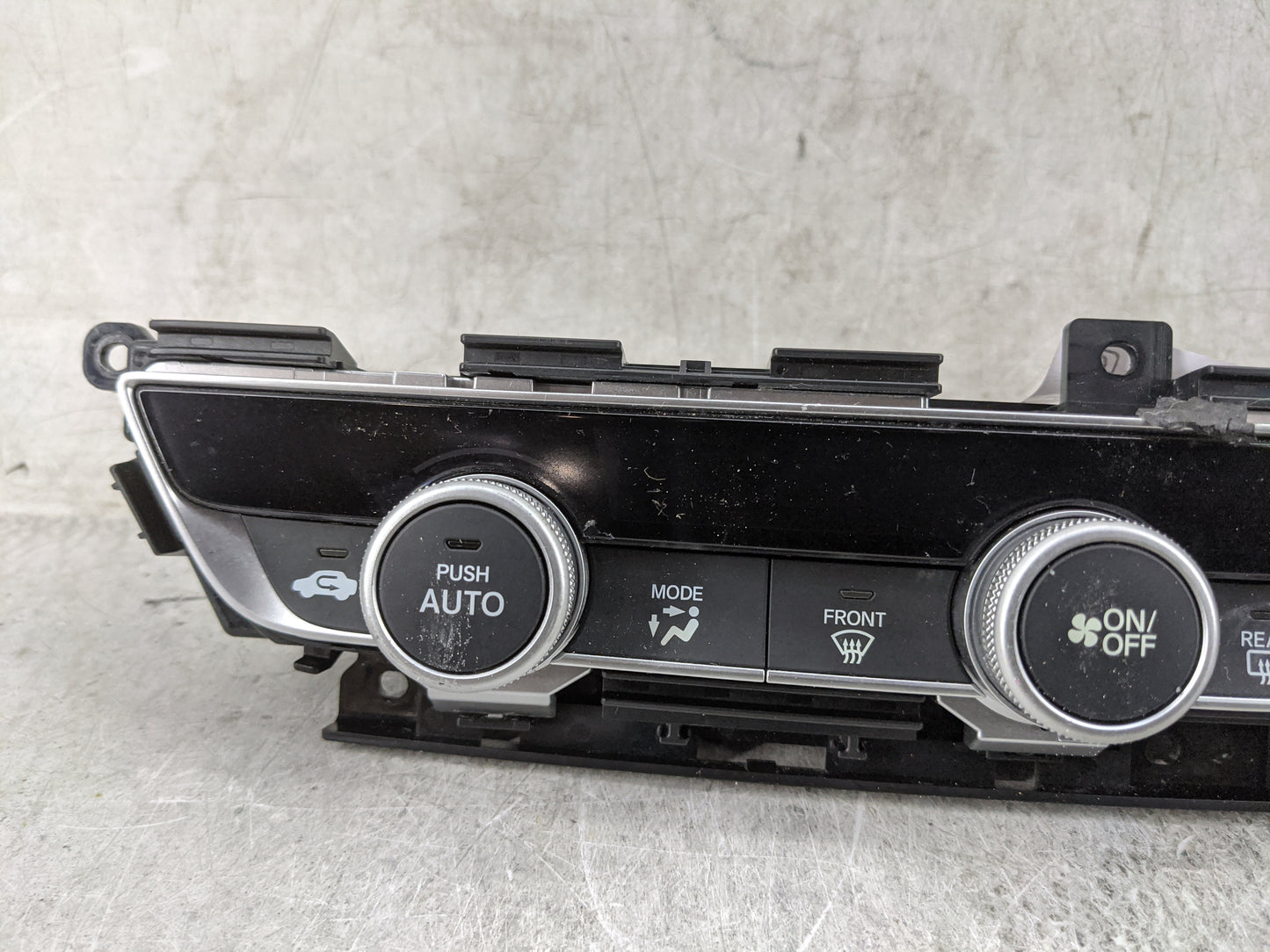 2018-2020 Honda Accord Climate Control Module Temperature AC/Heater Replacement P/N:79610TVAA210M1 SANWA2A955A Fits OEM Used