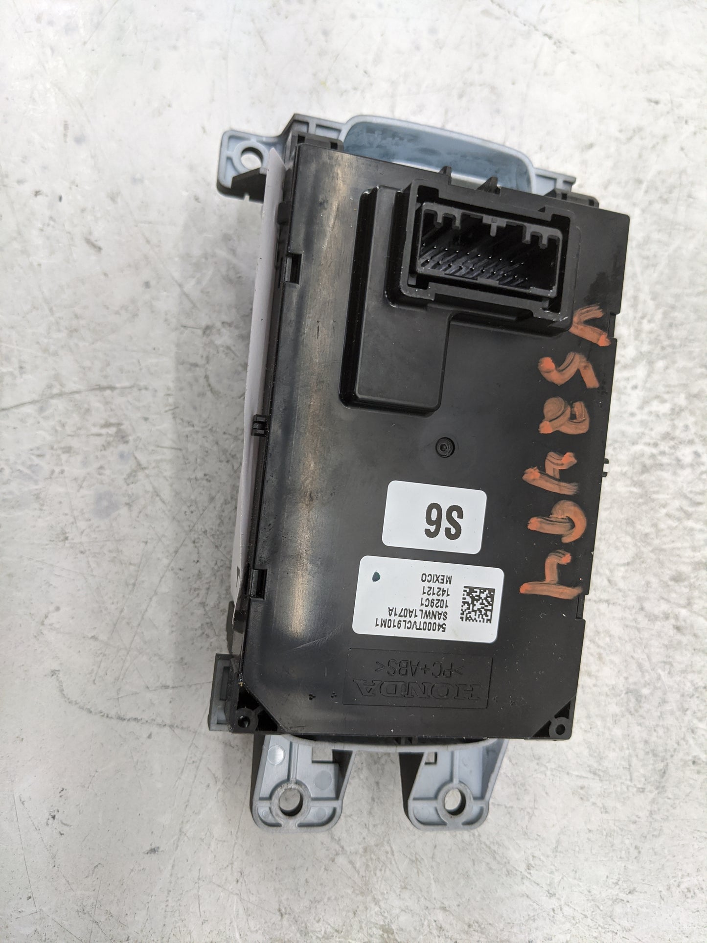 2019 Honda Accord Floor Console Assembly Shifter - Oemusedautoparts1.com