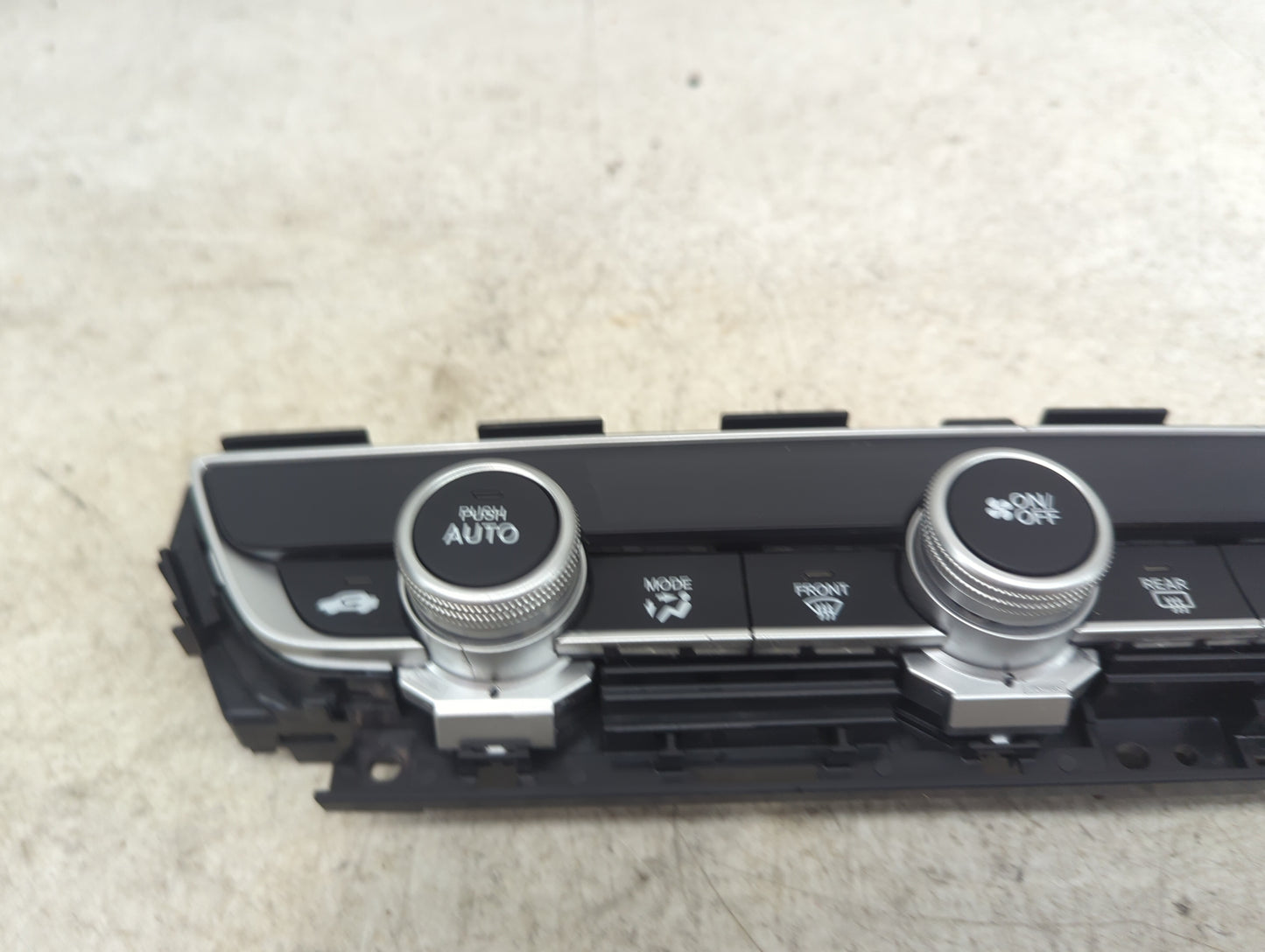 2018-2020 Honda Accord Climate Control Module Temperature AC/Heater Replacement P/N:79610TVAA016M1 SANWA2A409G Fits OEM Used
