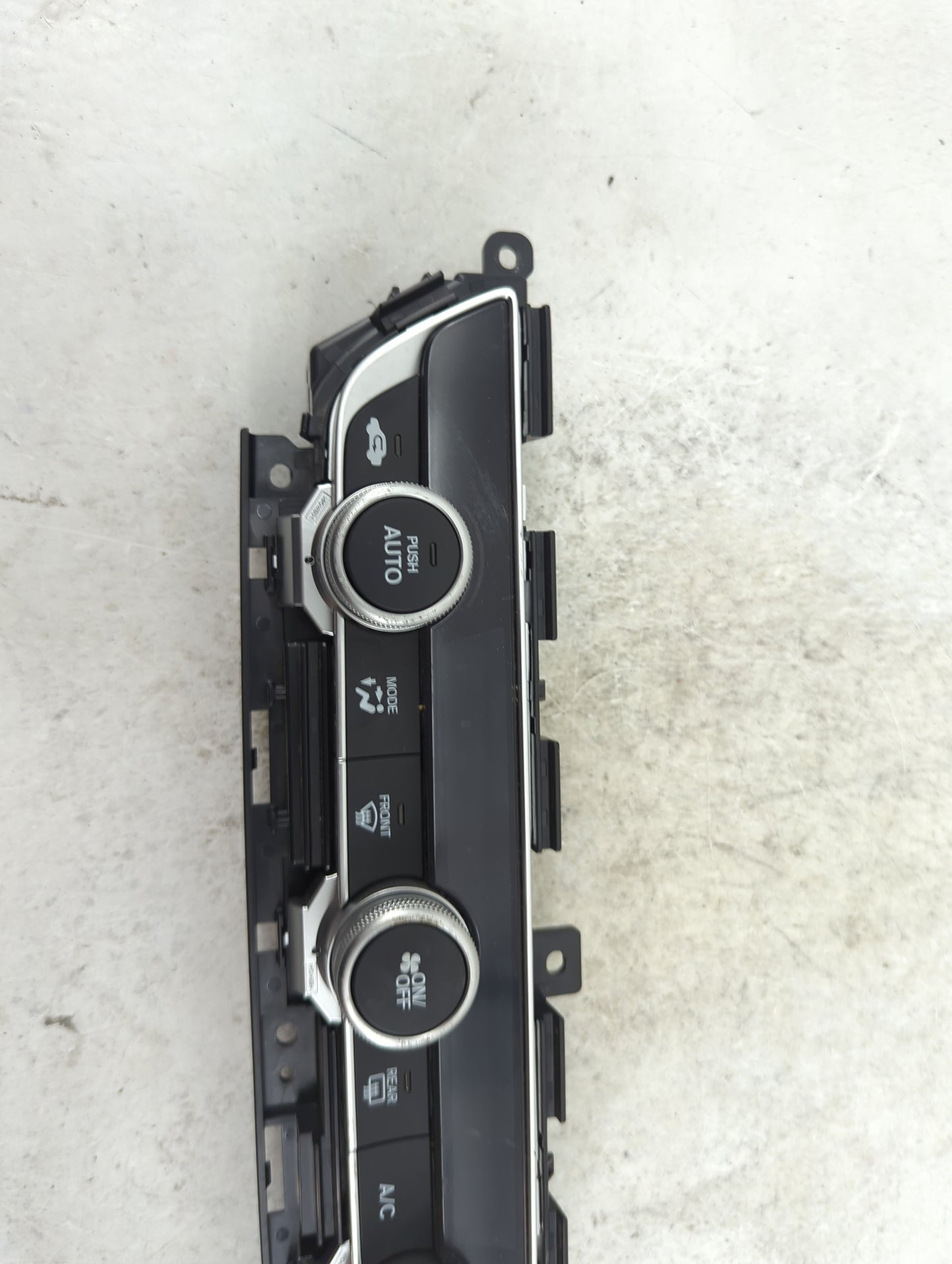 2018-2020 Honda Accord Climate Control Module Temperature AC/Heater Replacement Fits Fits 2018 2019 2020 OEM Used Auto Parts