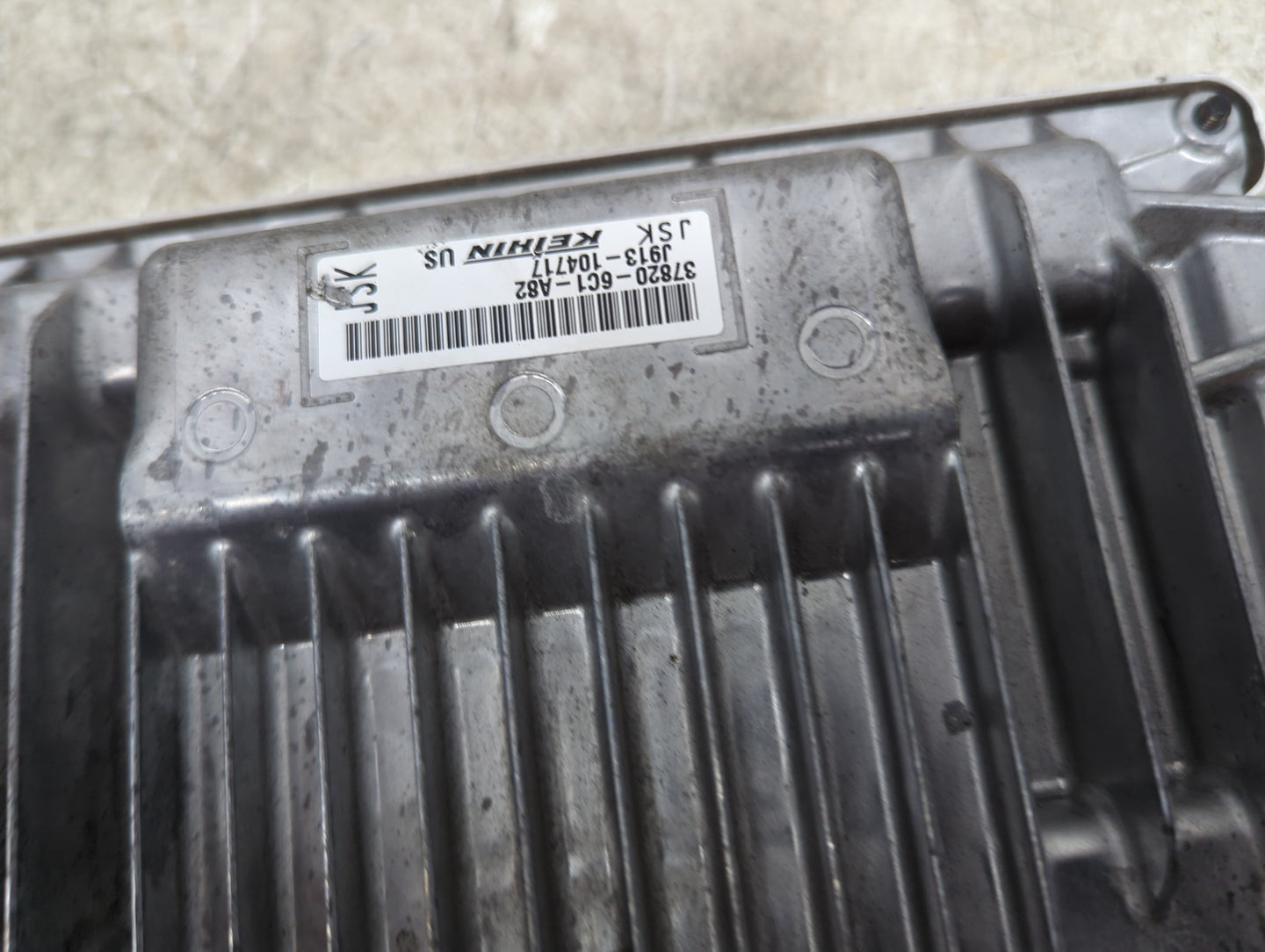 2018-2020 Honda Accord PCM Engine Control Computer ECU ECM PCU OEM P/N:37820-6C1-A82 J913-104717 Fits Fits 2018 2019 2020 OE