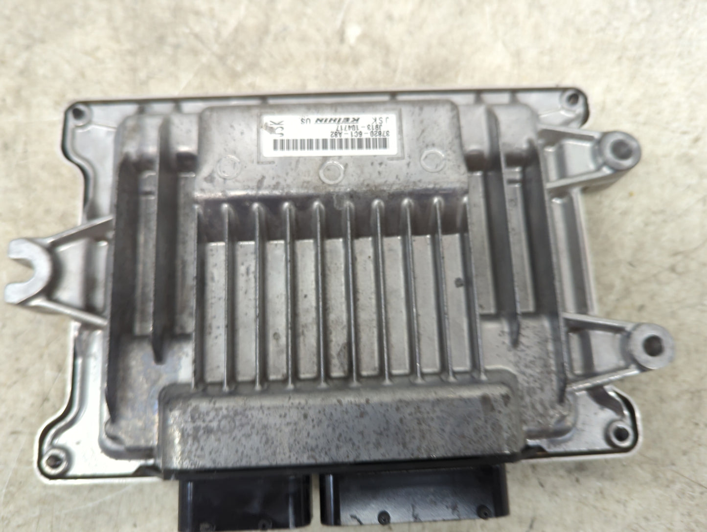 2018-2020 Honda Accord PCM Engine Control Computer ECU ECM PCU OEM P/N:37820-6C1-A82 J913-104717 Fits Fits 2018 2019 2020 OE