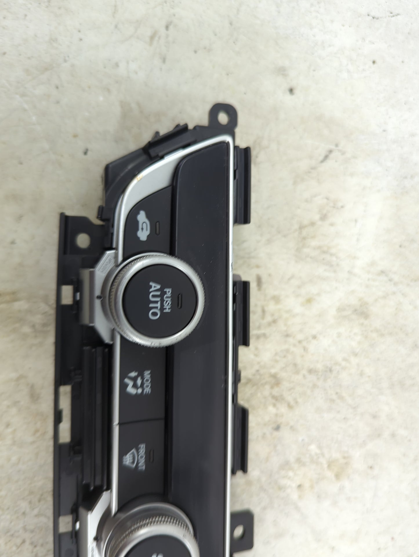 2018-2020 Honda Accord Climate Control Module Temperature AC/Heater Replacement P/N:79610TVAA016M1 SANWA2A409G Fits OEM Used