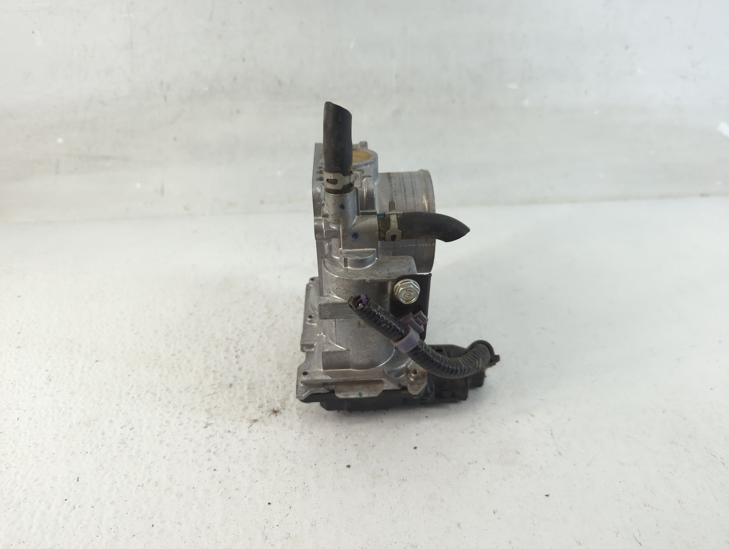 2016-2022 Honda Civic Throttle Body P/N:M1990716 GMH1A Fits Fits 2016 2017 2018 2019 2020 2021 2022 OEM Used Auto Parts - Oe