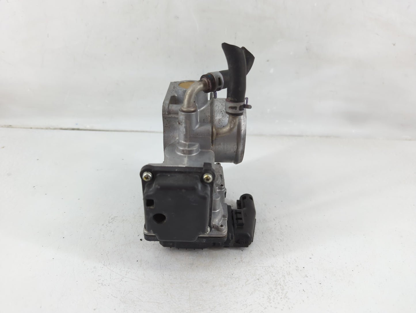 2016-2022 Honda Civic Throttle Body P/N:M22859073200 GMG9A Fits Fits 2016 2017 2018 2019 2020 2021 2022 OEM Used Auto Parts 