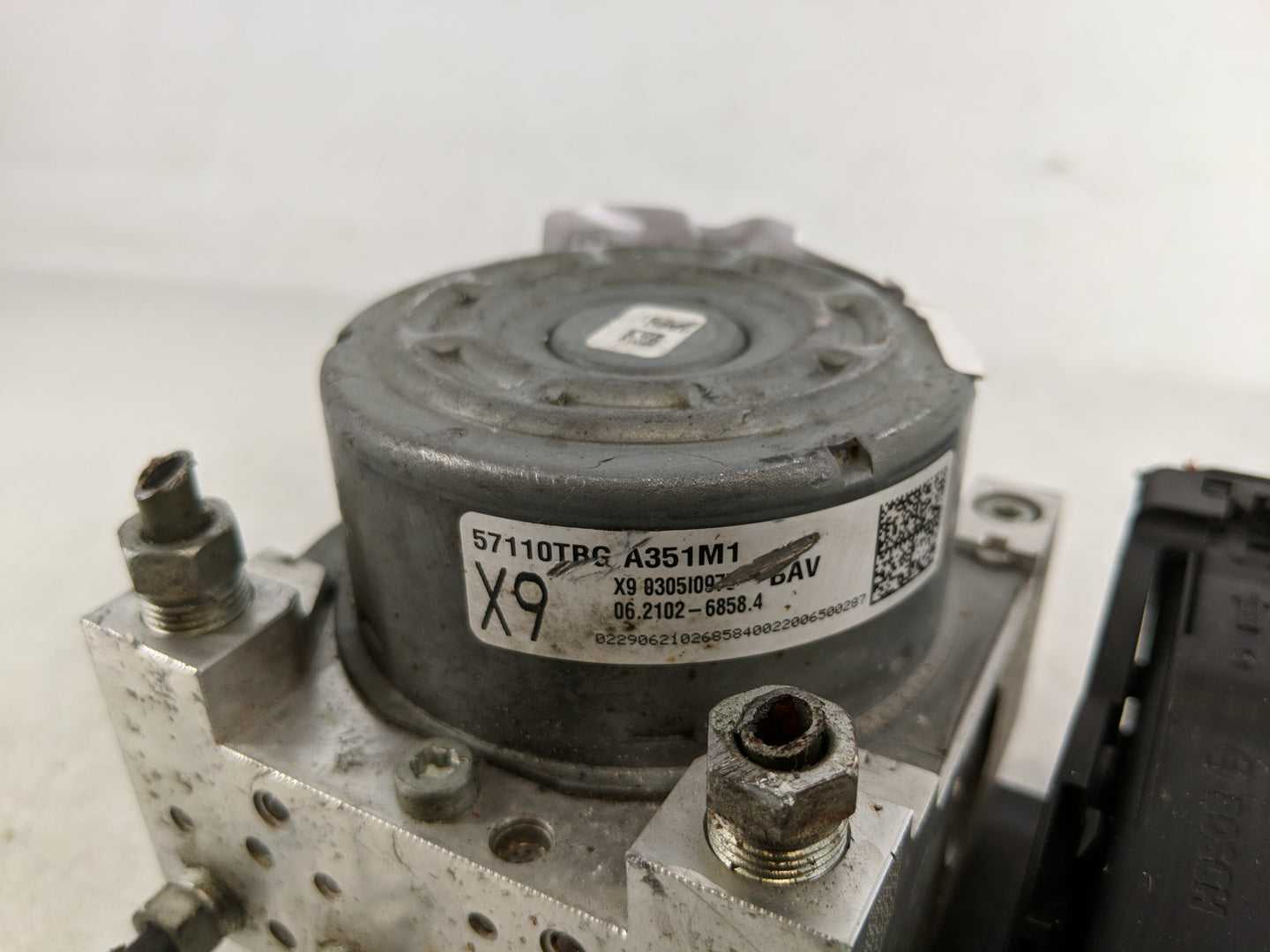 2019-2020 Honda Civic ABS Pump Control Module Replacement P/N:57110TBG A351M1 Fits Fits 2019 2020 OEM Used Auto Parts - Oemu