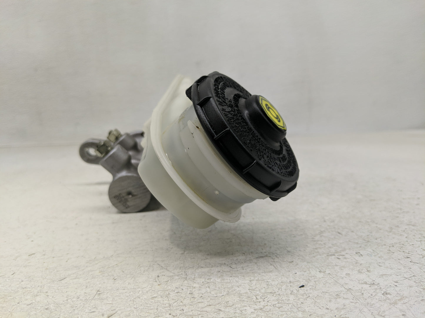 2016-2020 Honda Civic Brake Master Cylinder 1302589 - Oemusedautoparts1.com