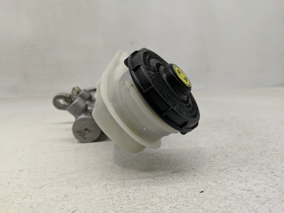 2016-2020 Honda Civic Brake Master Cylinder 1302589 - Oemusedautoparts1.com