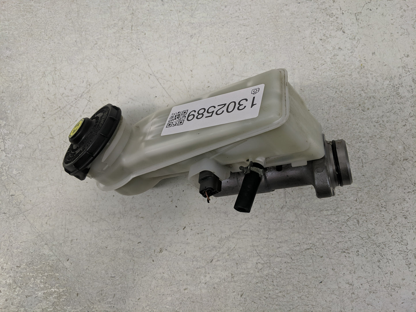2016-2020 Honda Civic Brake Master Cylinder 1302589 - Oemusedautoparts1.com