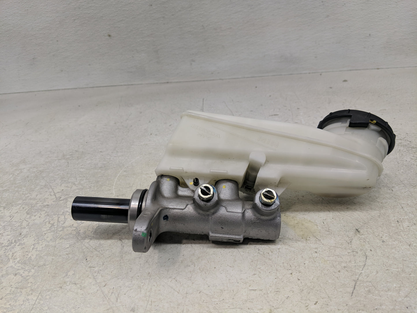 2017-2021 Honda Civic Brake Master Cylinder 1312048 - Oemusedautoparts1.com