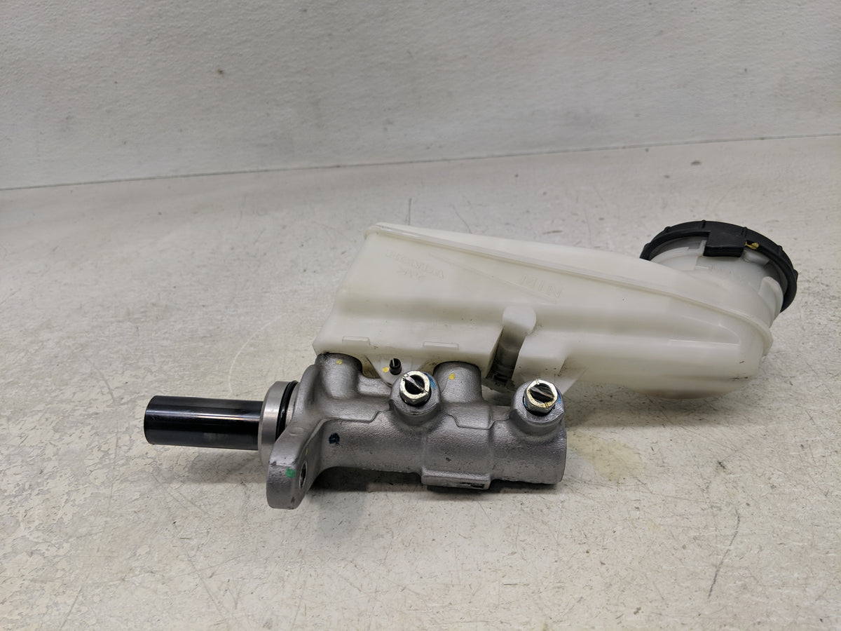 2017-2021 Honda Civic Brake Master Cylinder 1312048 - Oemusedautoparts1.com