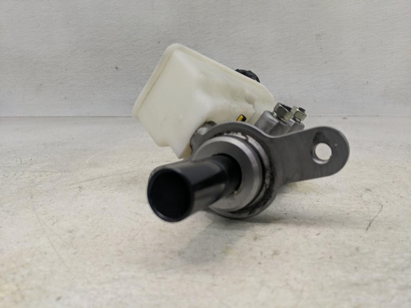 2017-2021 Honda Civic Brake Master Cylinder 1312048 - Oemusedautoparts1.com