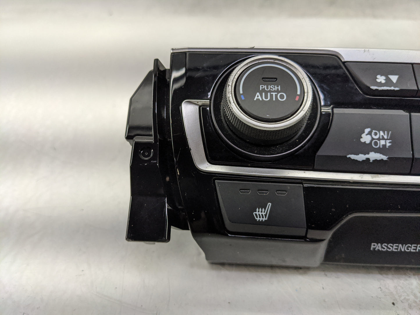 2016-2021 Honda Civic Climate Control Module Temperature AC/Heater Replacement P/N:T9500TBAA912M1 Fits OEM Used Auto Parts -