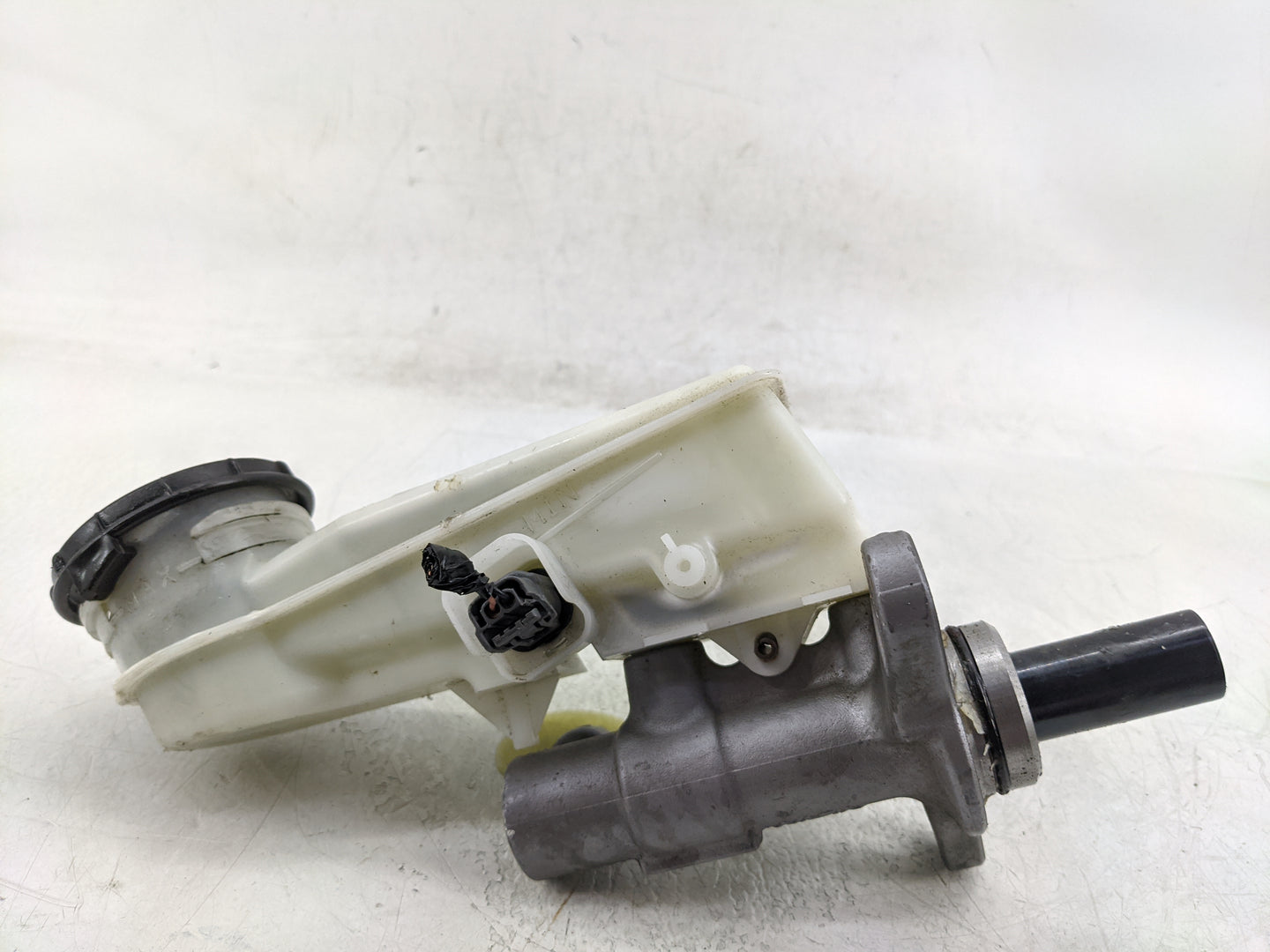 2016-2021 Honda Civic Brake Master Cylinder - Oemusedautoparts1.com