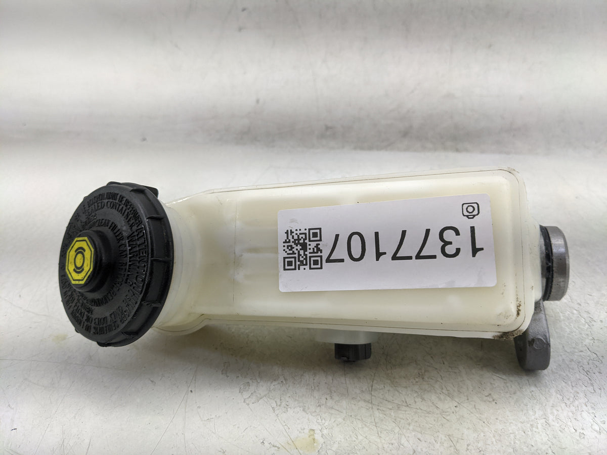 2016-2021 Honda Civic Brake Master Cylinder 1377107 - Oemusedautoparts1.com