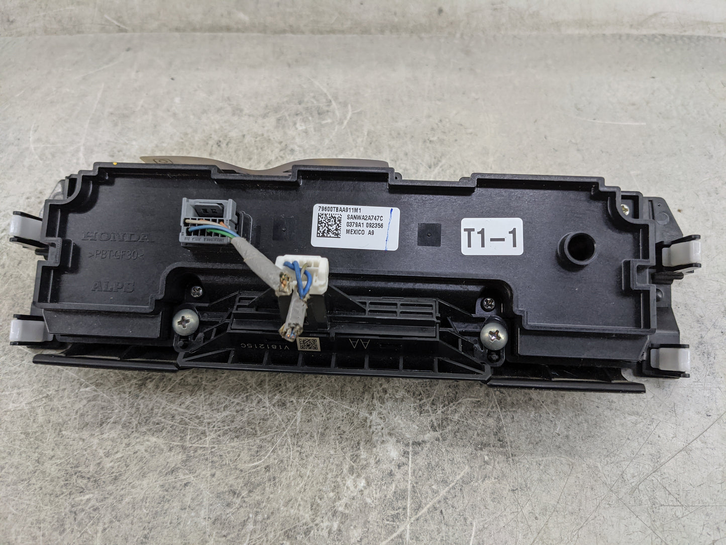 2019-2021 Honda Civic Climate Control Module Temperature AC/Heater Replacement P/N:79600TBAA911M1 SANWA2A747C Fits OEM Used 