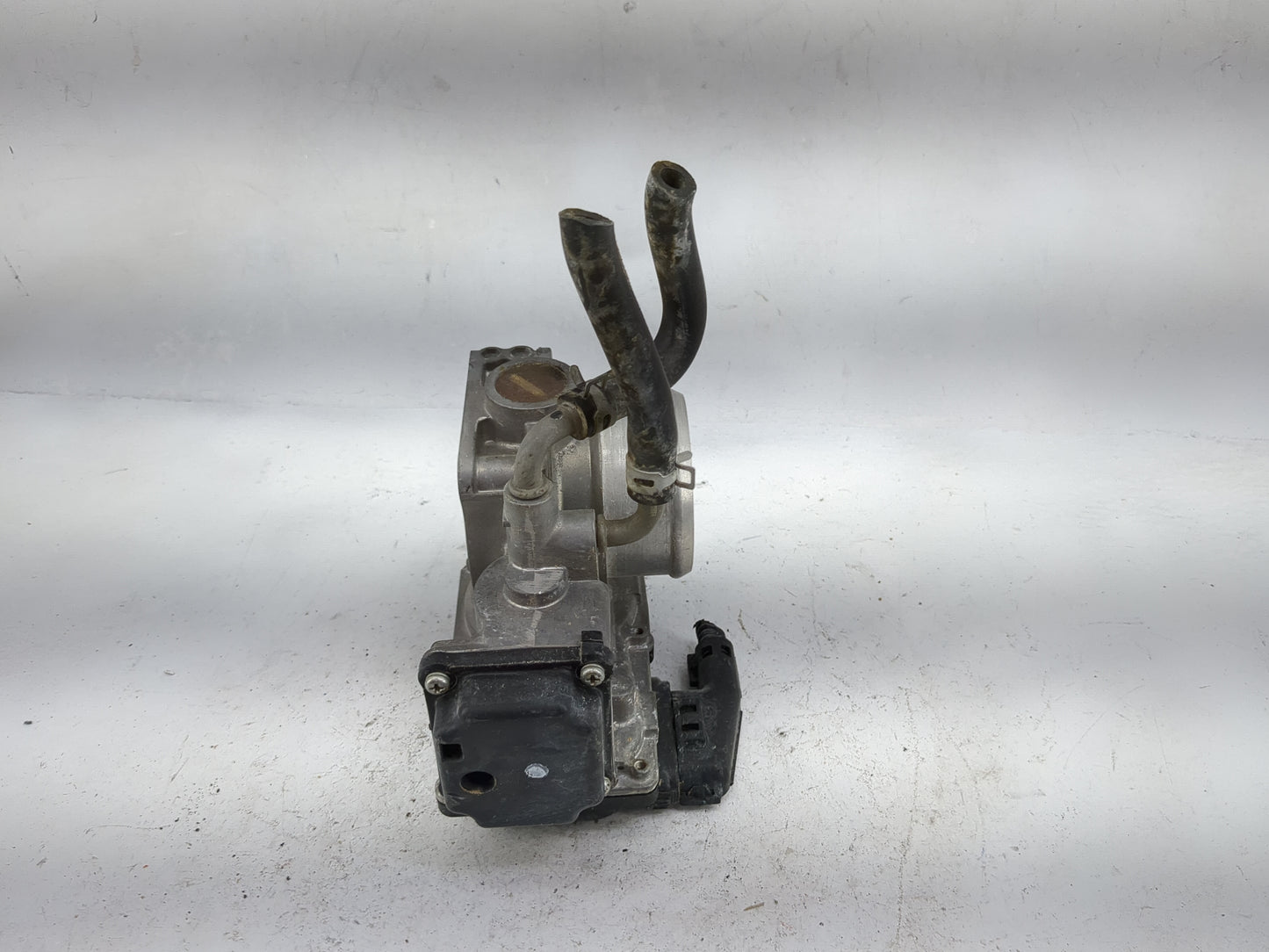 2016-2022 Honda Civic Throttle Body P/N:GMG9A M22850281724 Fits Fits 2016 2017 2018 2019 2020 2021 2022 OEM Used Auto Parts 