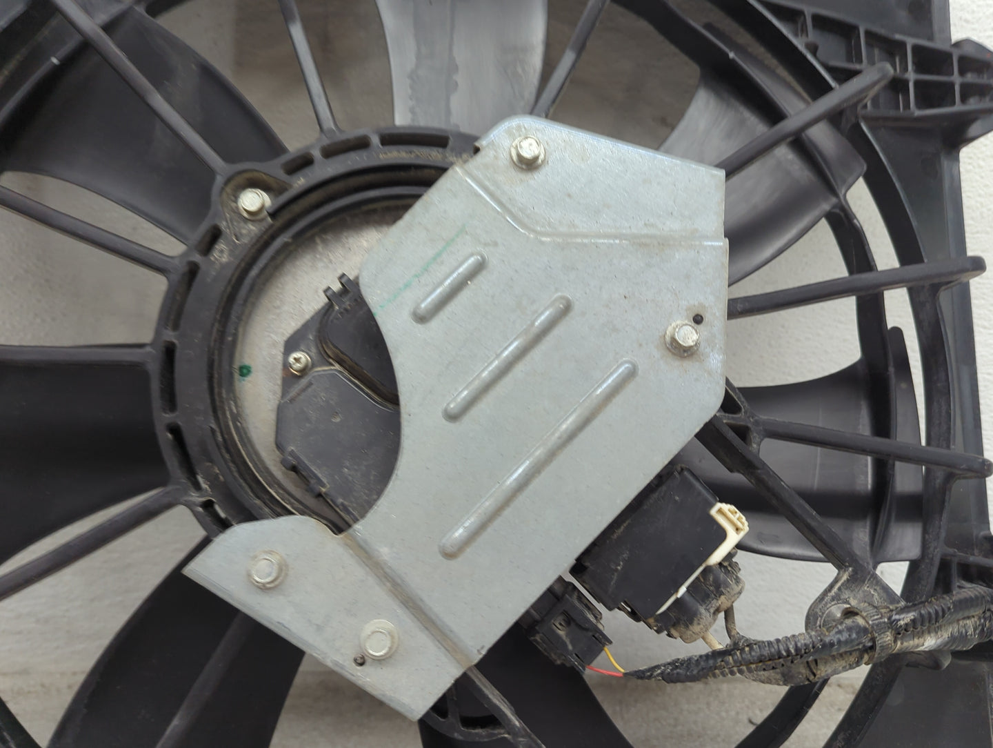 2016-2021 Honda Civic Electric Radiator Cooling Fan Motor Assembly Fits Fits 2016 2017 2018 2019 2020 2021 OEM Used Auto Par