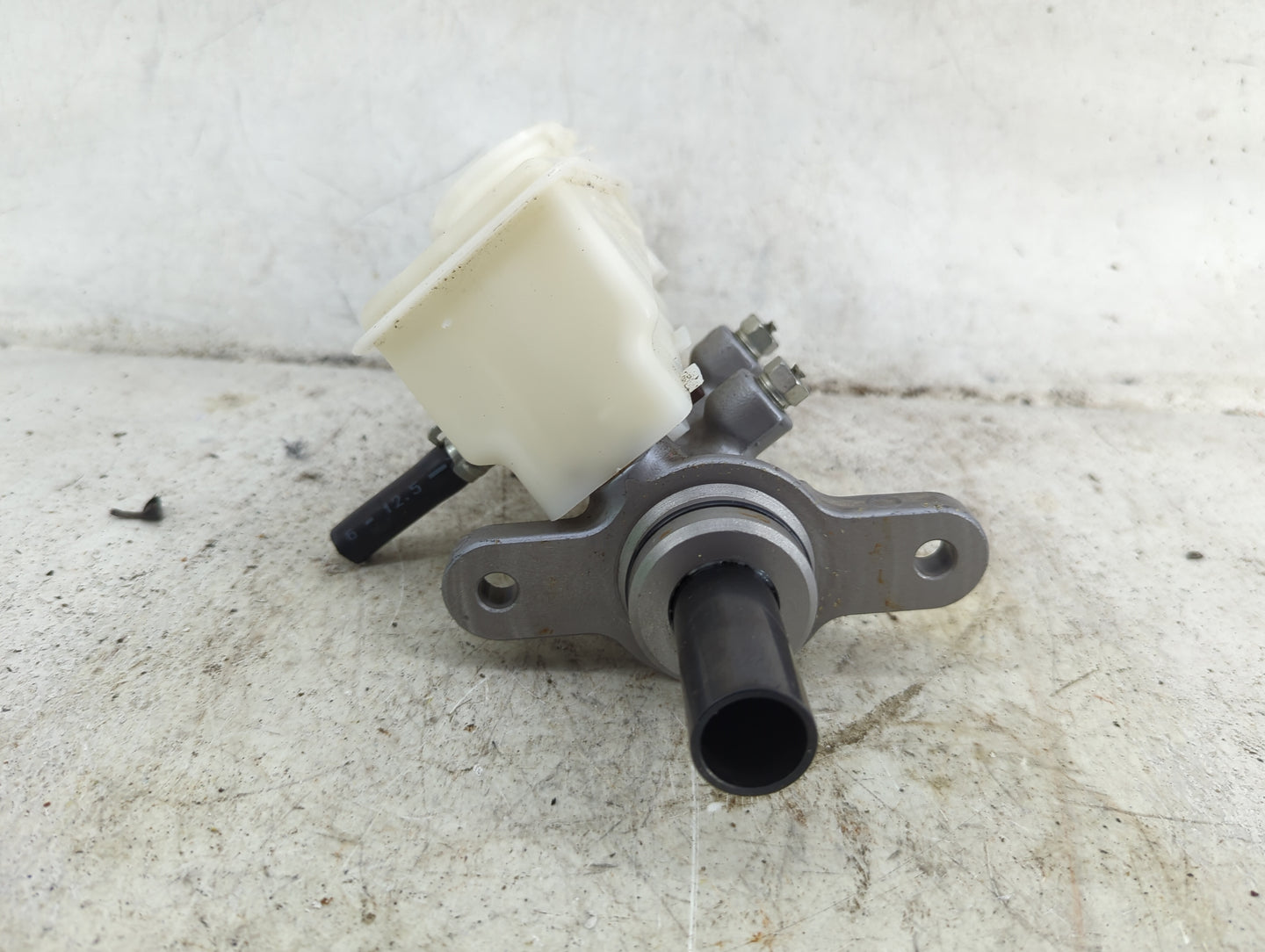 2016-2020 Honda Civic Brake Master Cylinder 1490418 - Oemusedautoparts1.com