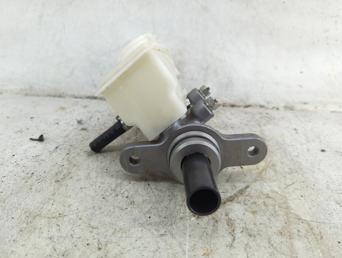 2016-2020 Honda Civic Brake Master Cylinder 1490418 - Oemusedautoparts1.com