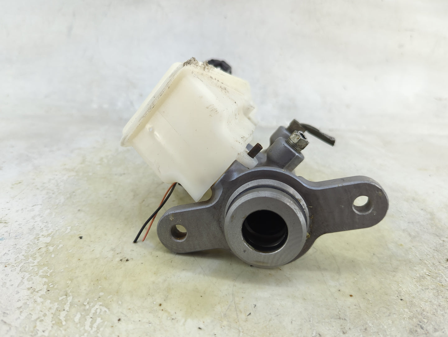 2016-2021 Honda Civic Brake Master Cylinder 1490649 - Oemusedautoparts1.com