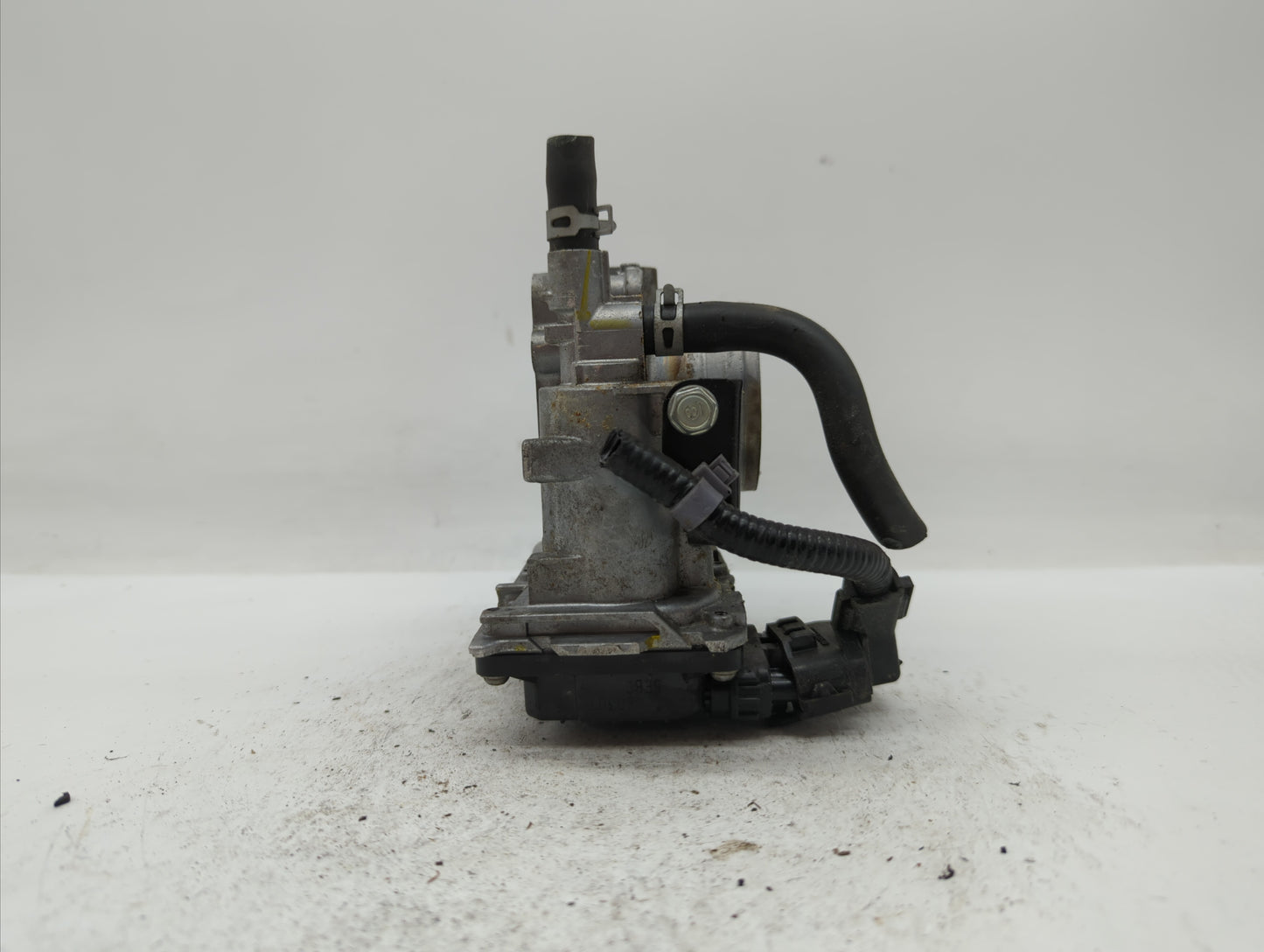 2016-2019 Honda Civic Throttle Body P/N:GMH1A Fits Fits 2016 2017 2018 2019 OEM Used Auto Parts - Oemusedautoparts1.com