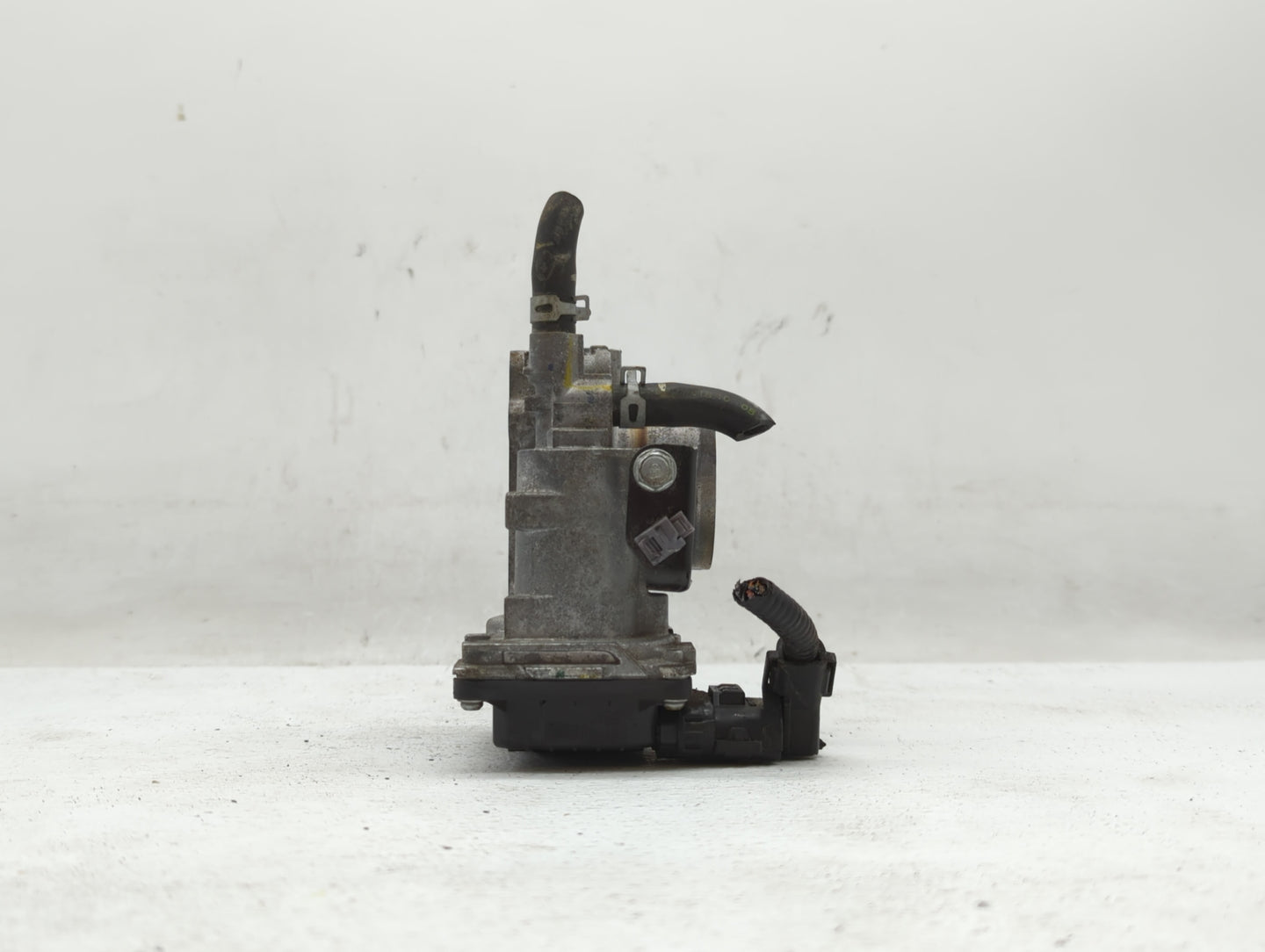 2016-2022 Honda Civic Throttle Body P/N:970994 M51030, GMH1A Fits Fits 2016 2017 2018 2019 2020 2021 2022 OEM Used Auto Part