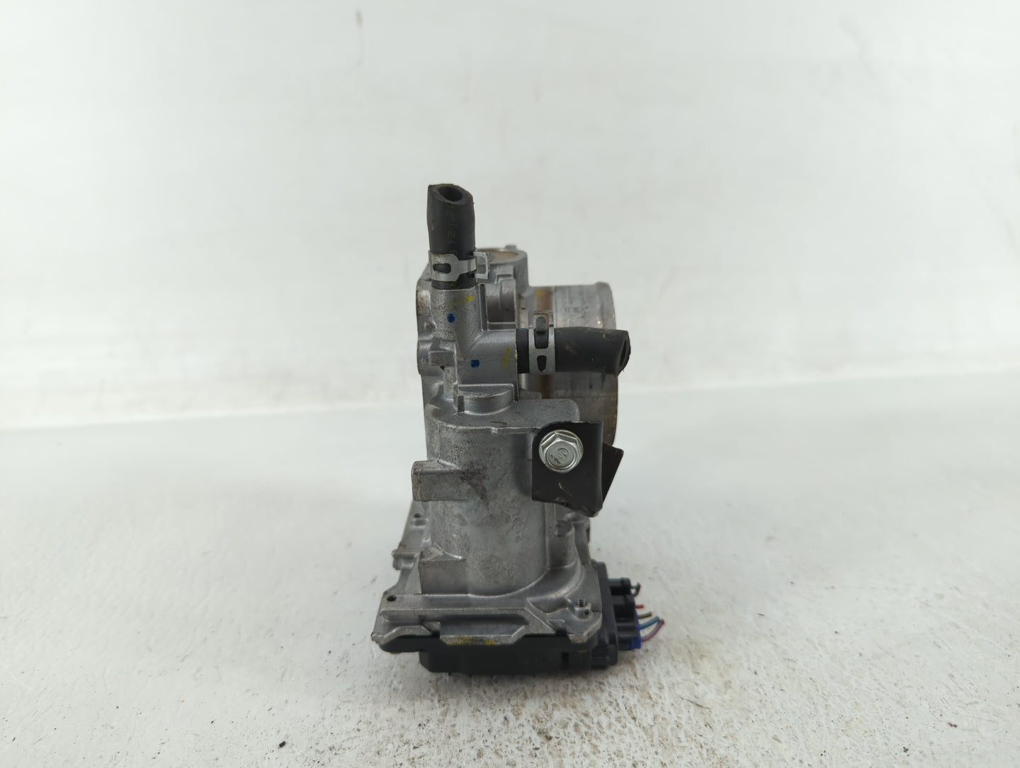 2016-2022 Honda Civic Throttle Body P/N:GMH1A Fits Fits 2016 2017 2018 2019 2020 2021 2022 OEM Used Auto Parts - Oemusedauto
