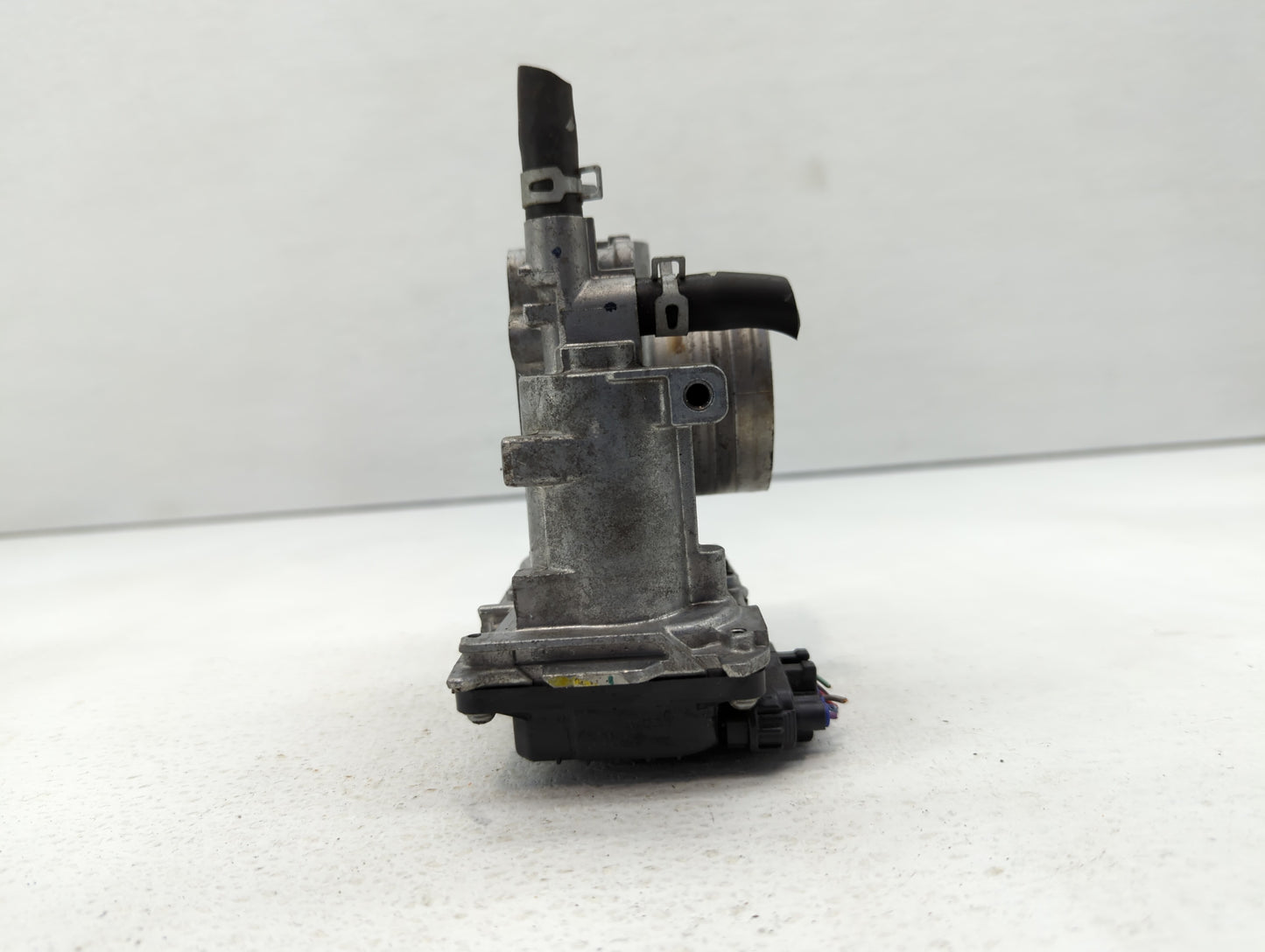 2016-2022 Honda Civic Throttle Body P/N:GMH1A M181222 Fits Fits 2016 2017 2018 2019 2020 2021 2022 OEM Used Auto Parts - Oem