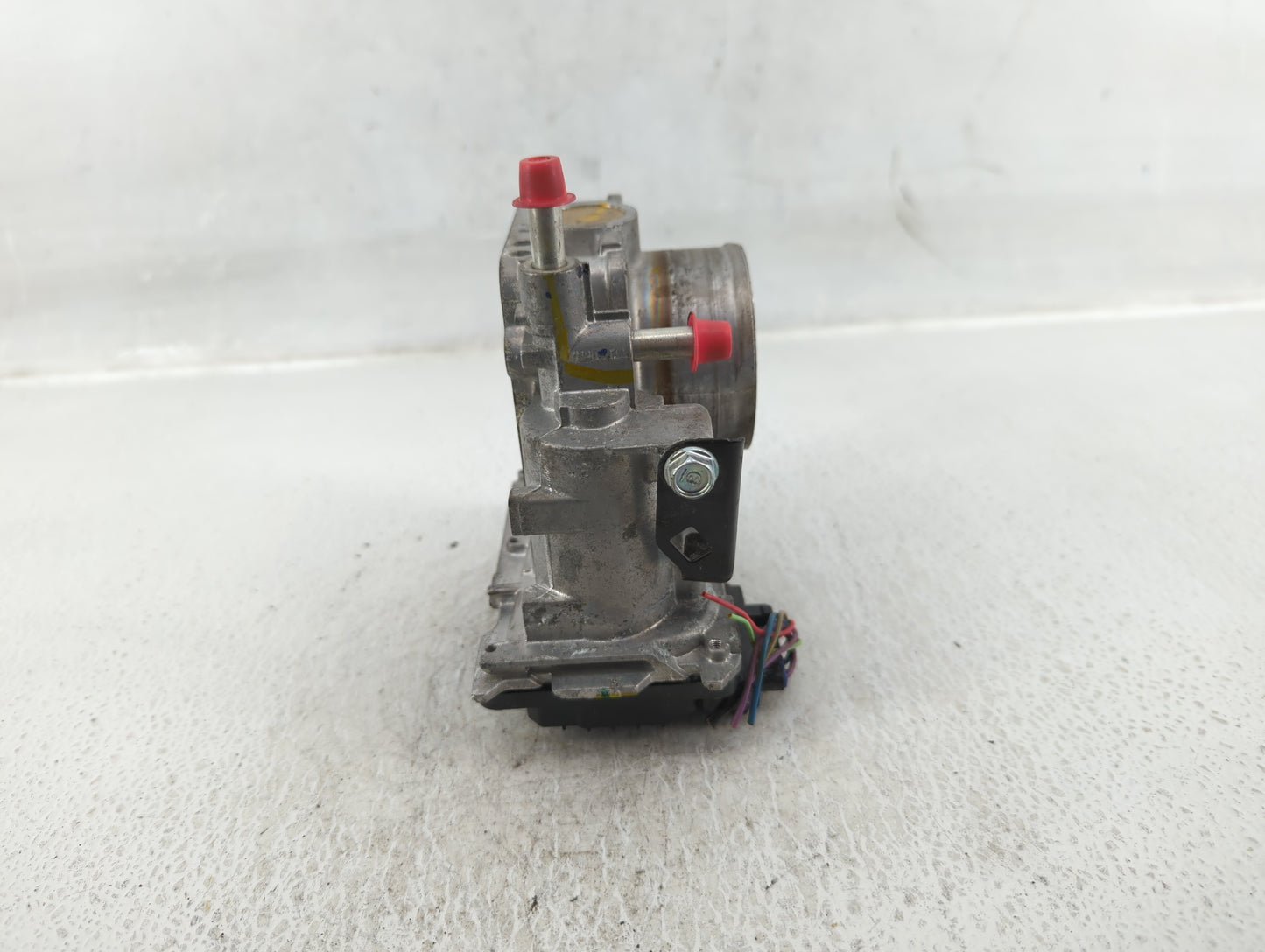 2016-2022 Honda Civic Throttle Body P/N:GMH1A M181222 Fits Fits 2016 2017 2018 2019 2020 2021 2022 OEM Used Auto Parts - Oem