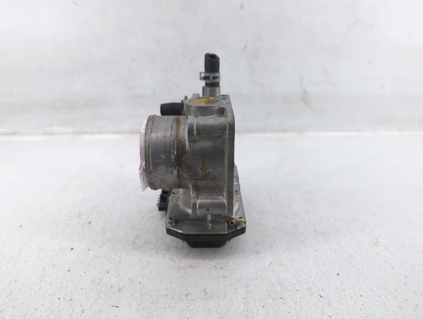 2016-2022 Honda Civic Throttle Body P/N:GMH1A M190121 Fits Fits 2016 2017 2018 2019 2020 2021 2022 OEM Used Auto Parts - Oem