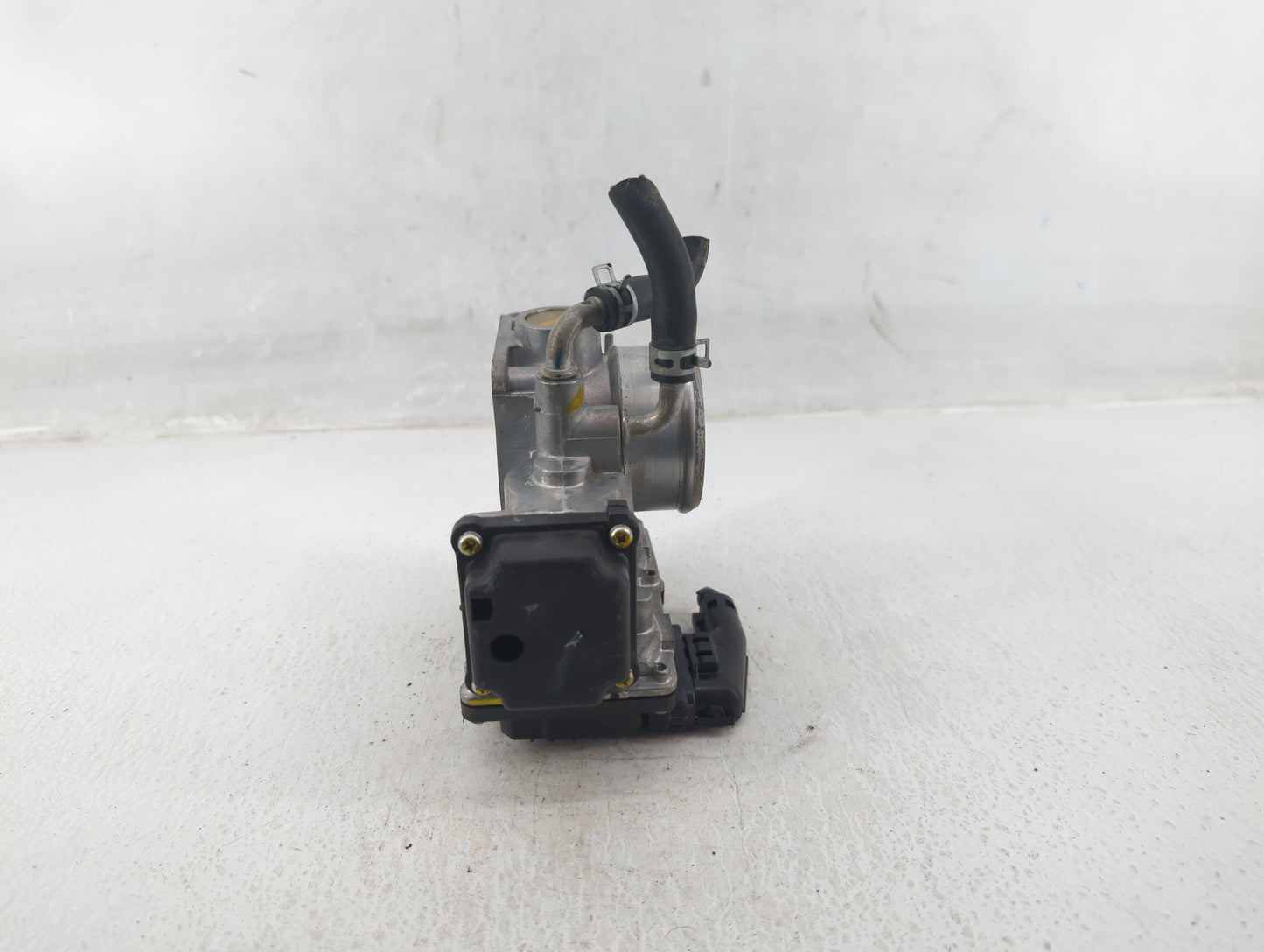 2016-2022 Honda Civic Throttle Body P/N:M22857559572 Fits Fits 2016 2017 2018 2019 2020 2021 2022 OEM Used Auto Parts - Oemu