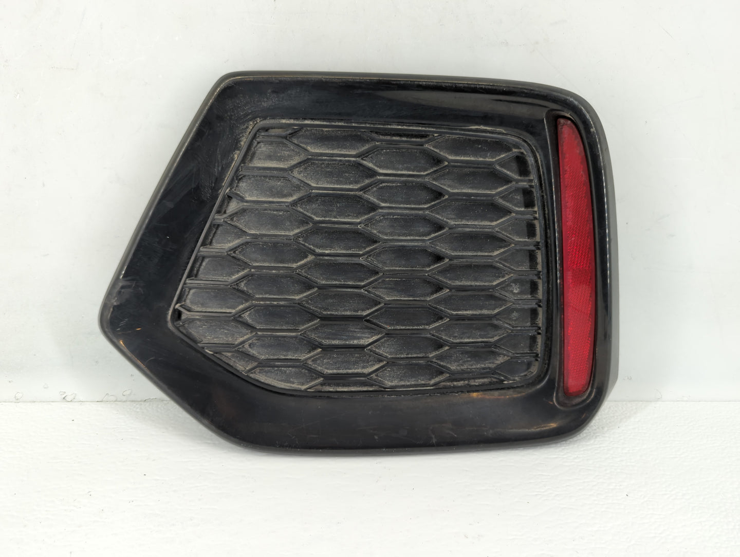 2019-2020 Honda Civic Front Grille Bumper Not Included - Oemusedautoparts1.com