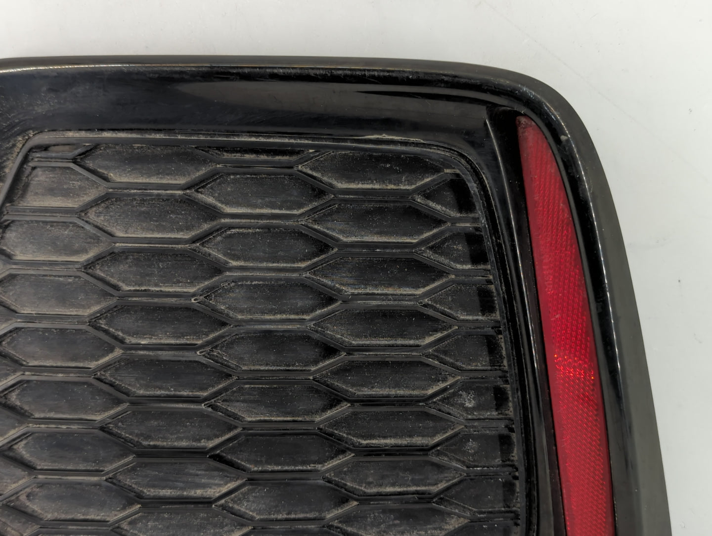 2019-2020 Honda Civic Front Grille Bumper Not Included - Oemusedautoparts1.com