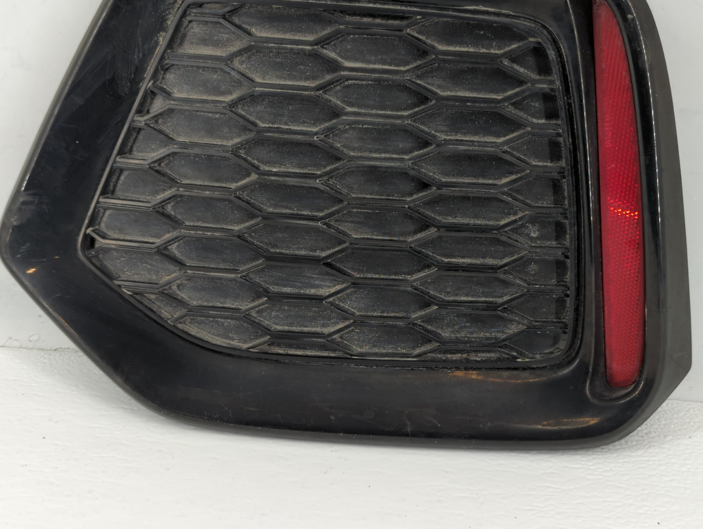 2019-2020 Honda Civic Front Grille Bumper Not Included - Oemusedautoparts1.com