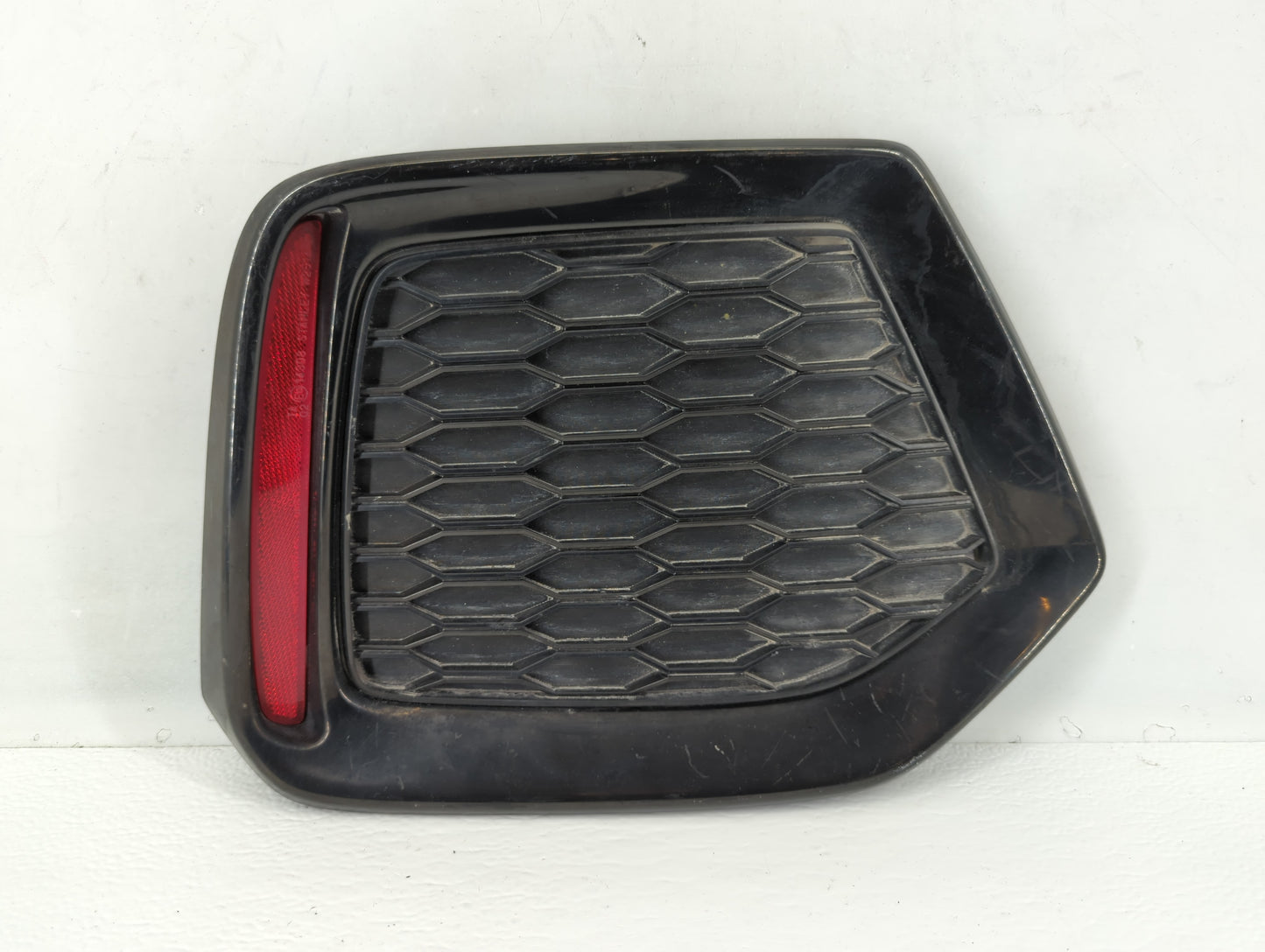2019-2020 Honda Civic Front Grille Bumper Not Included - Oemusedautoparts1.com