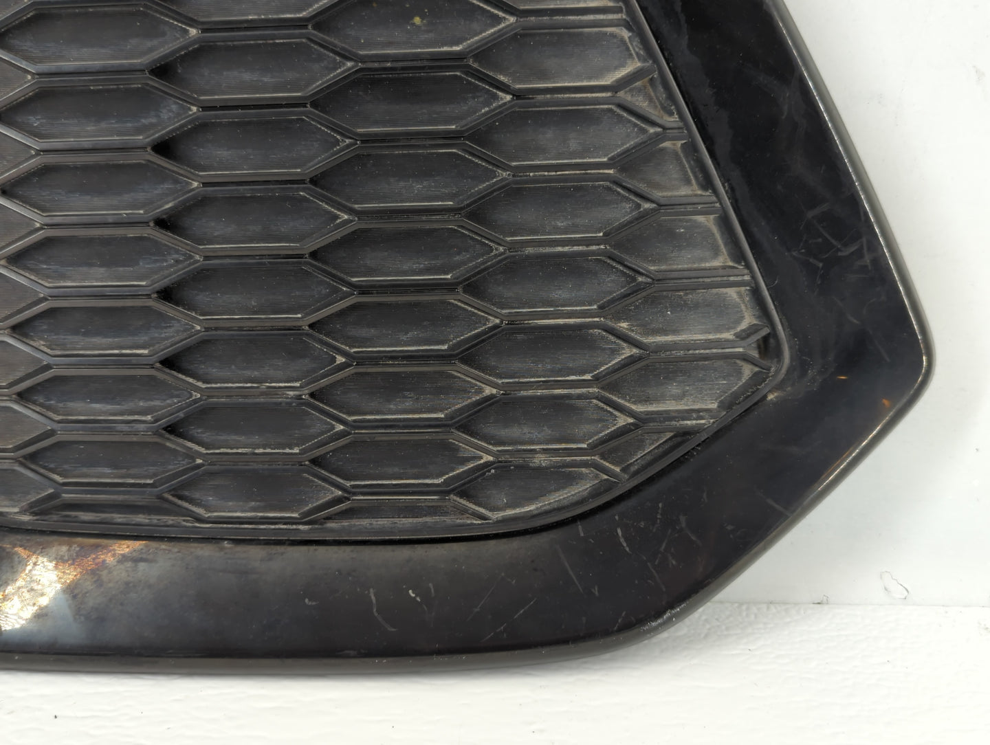 2019-2020 Honda Civic Front Grille Bumper Not Included - Oemusedautoparts1.com