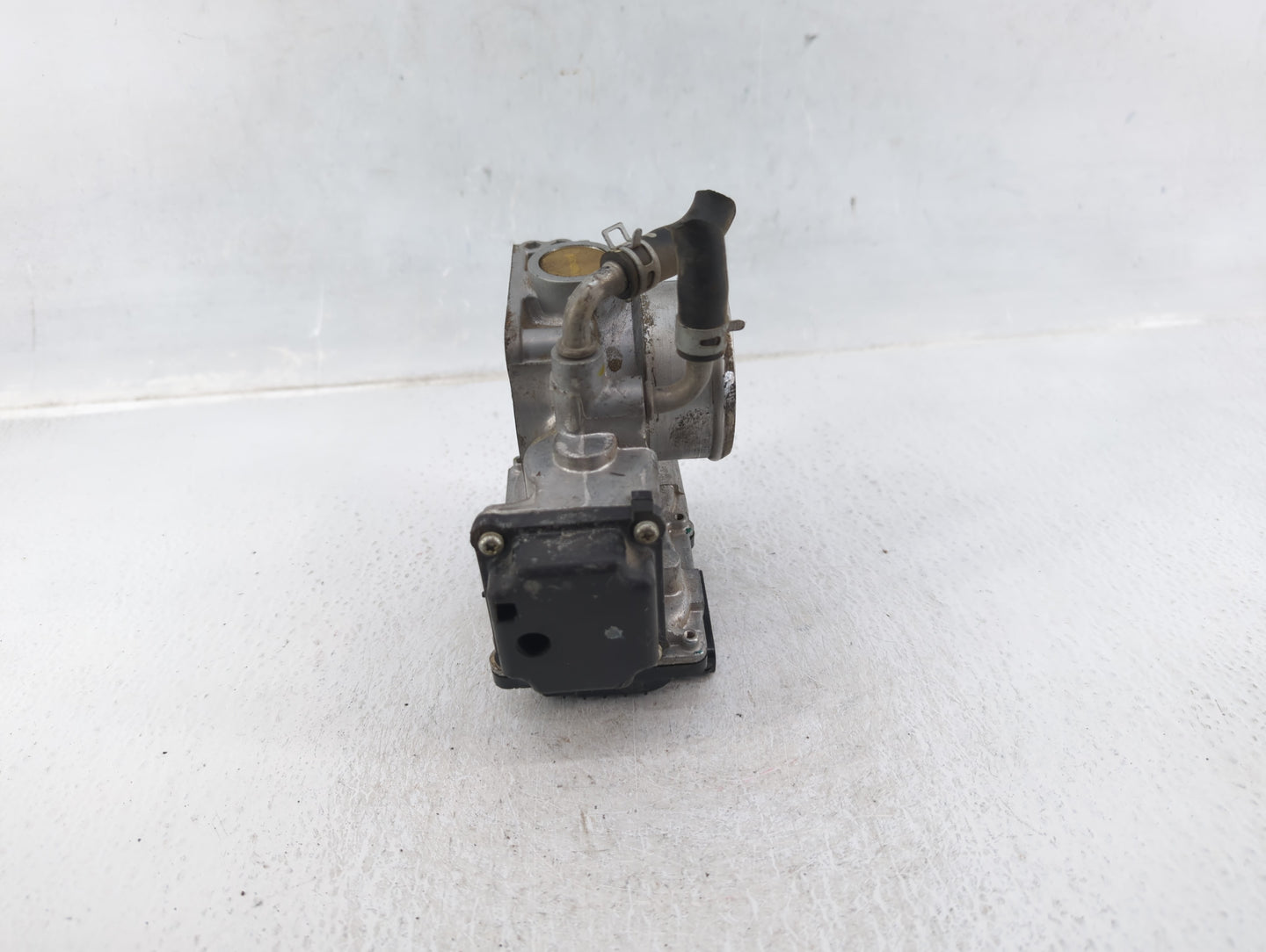 2016-2022 Honda Civic Throttle Body P/N:M22856049773 GMH1A M181207 Fits Fits 2016 2017 2018 2019 2020 2021 2022 OEM Used Aut