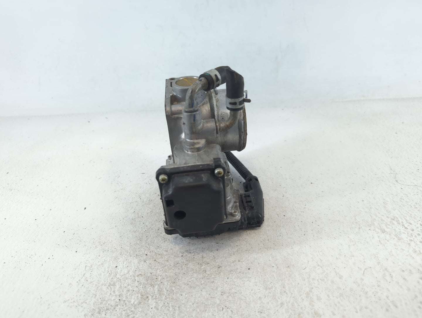 2016-2022 Honda Civic Throttle Body P/N:GMG9A M22858432085 Fits Fits 2016 2017 2018 2019 2020 2021 2022 OEM Used Auto Parts 