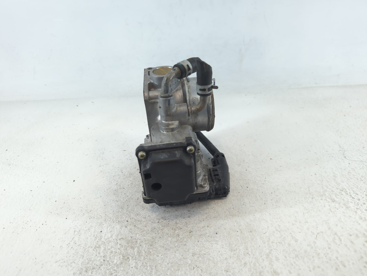 2016-2022 Honda Civic Throttle Body P/N:GMG9A M22858432085 Fits Fits 2016 2017 2018 2019 2020 2021 2022 OEM Used Auto Parts 